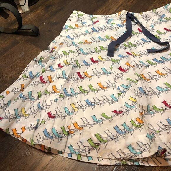 LizāClaiborneĀ loungeāchairāflareāpleatedāskirt - Picture 2 of 5